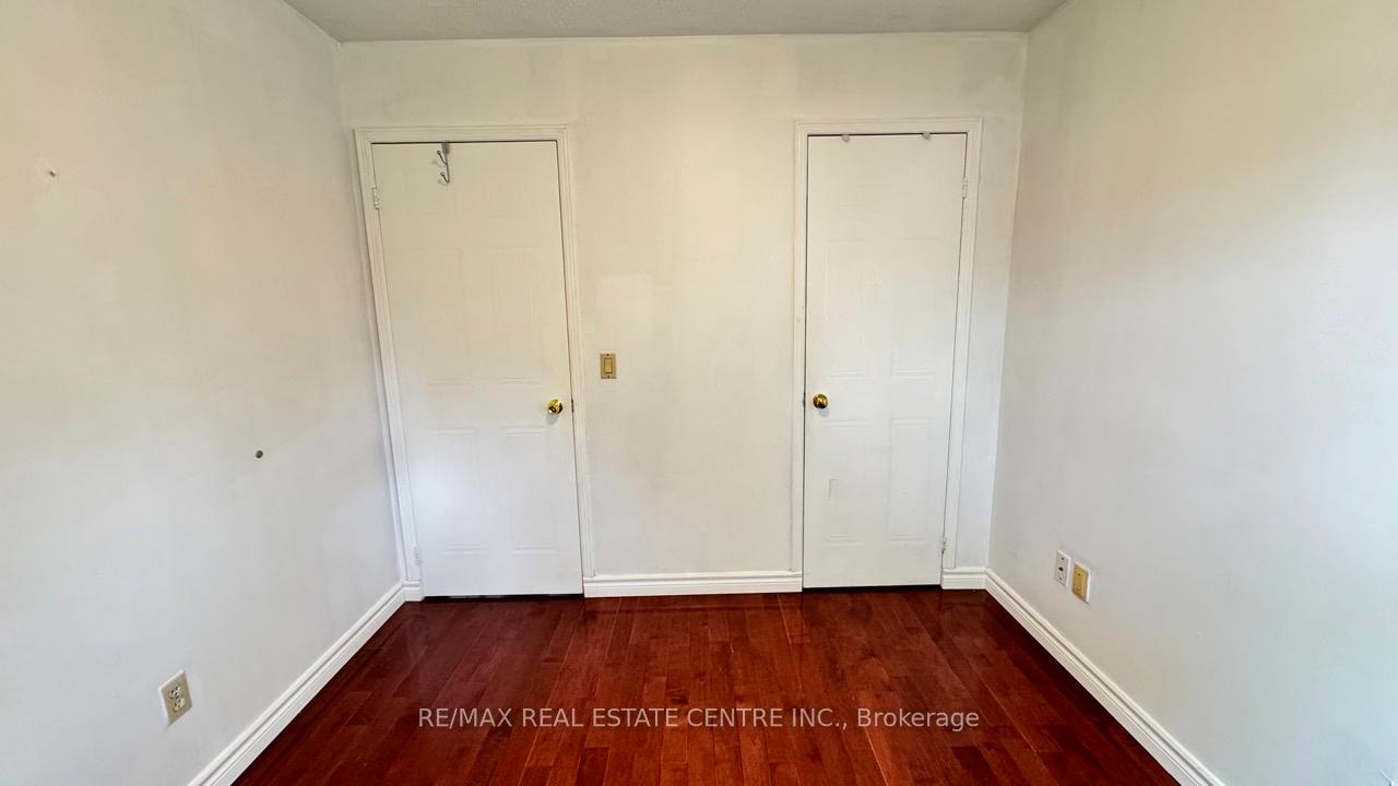 Photo 23 of 16 Nectarine Crescent, Brampton, Westgate — HOMEH