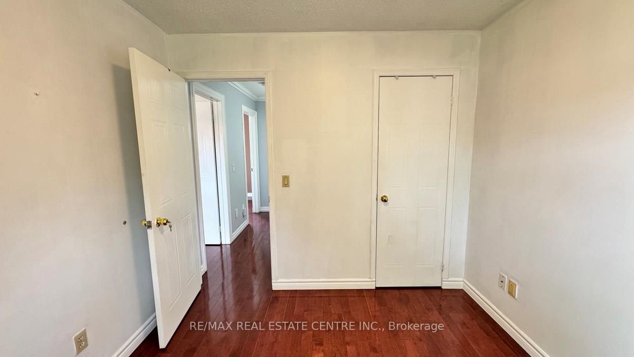Photo 24 of 16 Nectarine Crescent, Brampton, Westgate — HOMEH