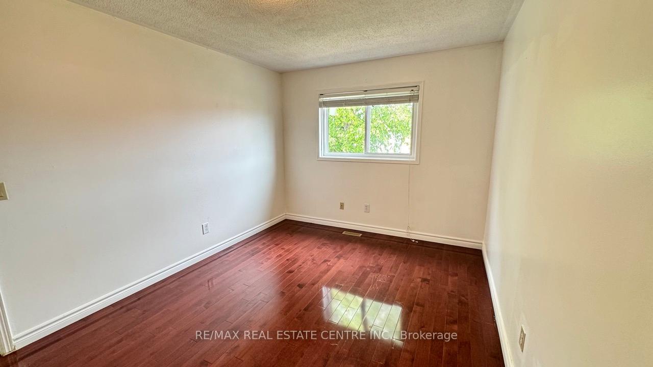 Photo 27 of 16 Nectarine Crescent, Brampton, Westgate — HOMEH