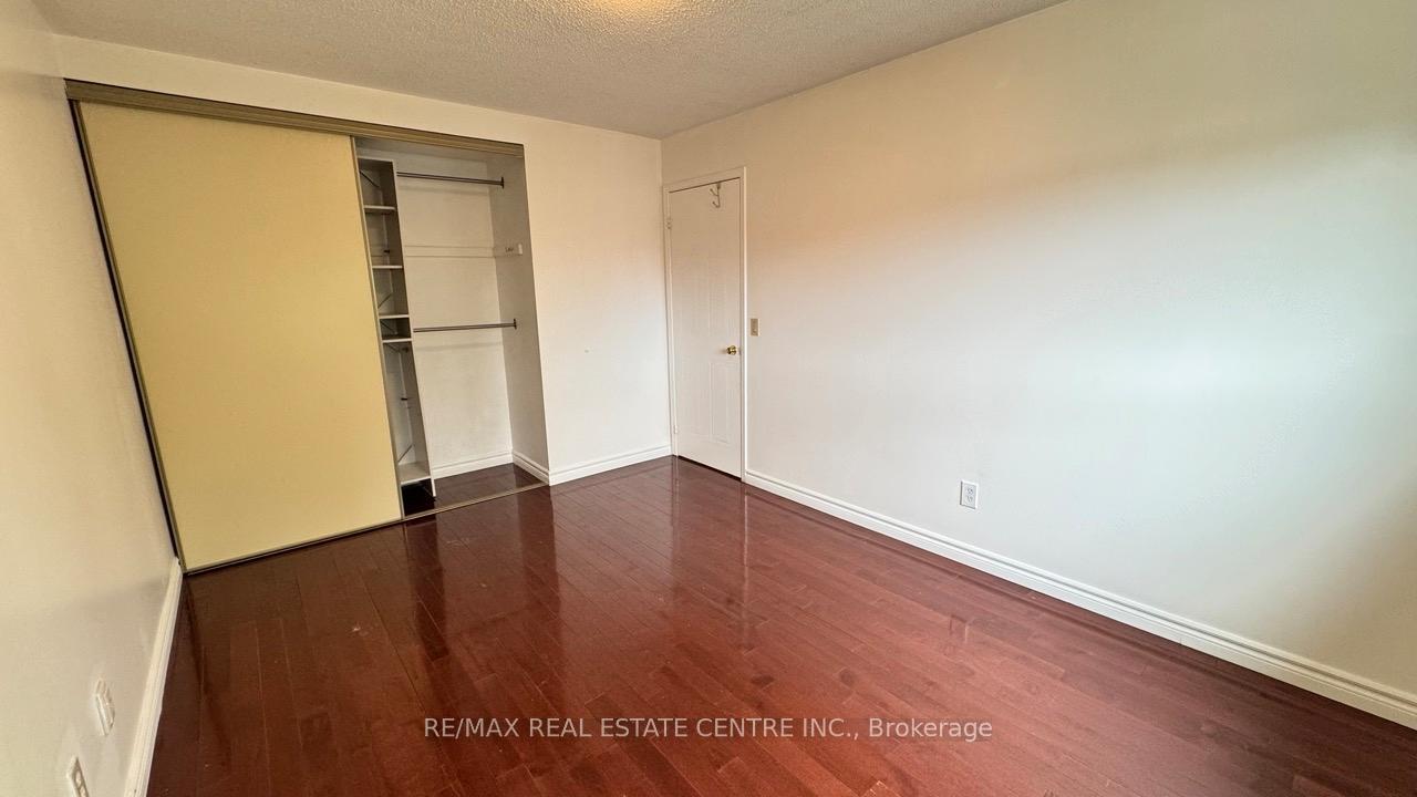 Photo 29 of 16 Nectarine Crescent, Brampton, Westgate — HOMEH