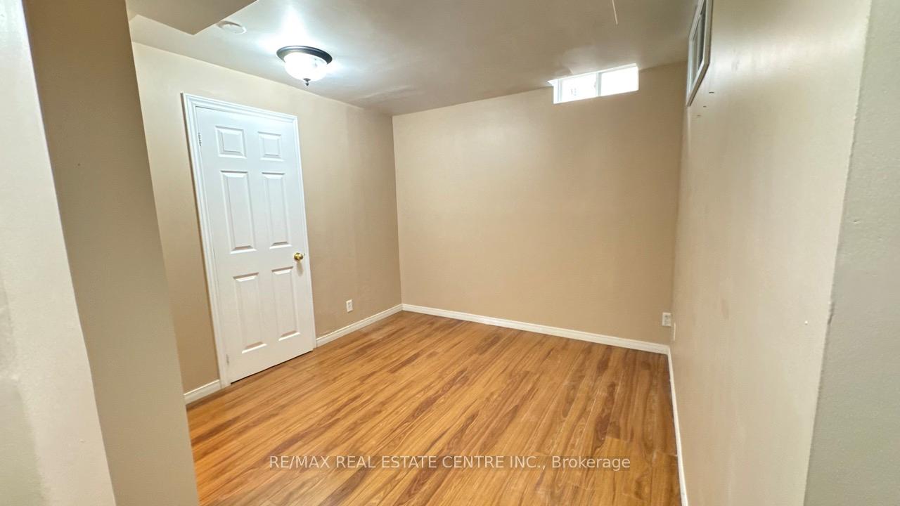 Photo 38 of 16 Nectarine Crescent, Brampton, Westgate — HOMEH