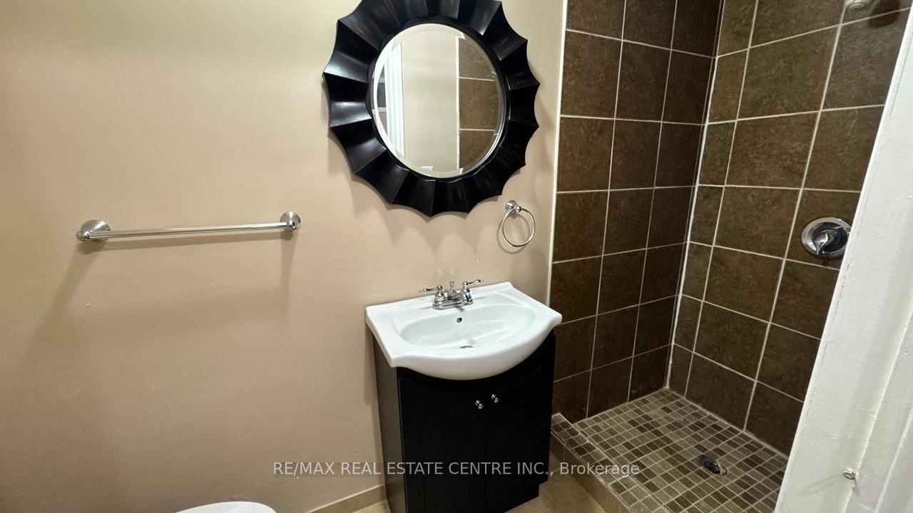 Photo 45 of 16 Nectarine Crescent, Brampton, Westgate — HOMEH