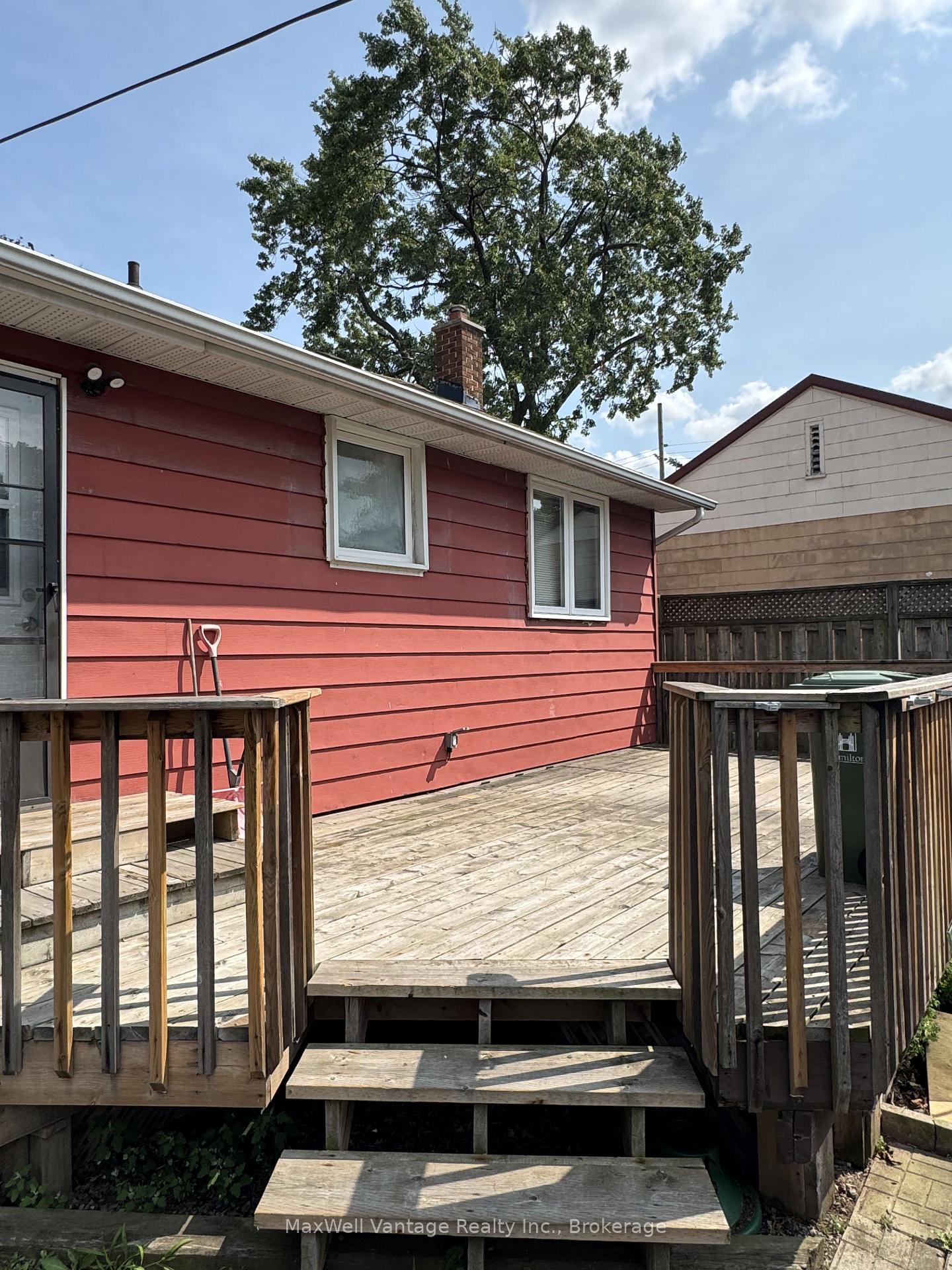 Photo 2 of 73 Walter Avenue N, Hamilton, Normanhurst — HOMEH
