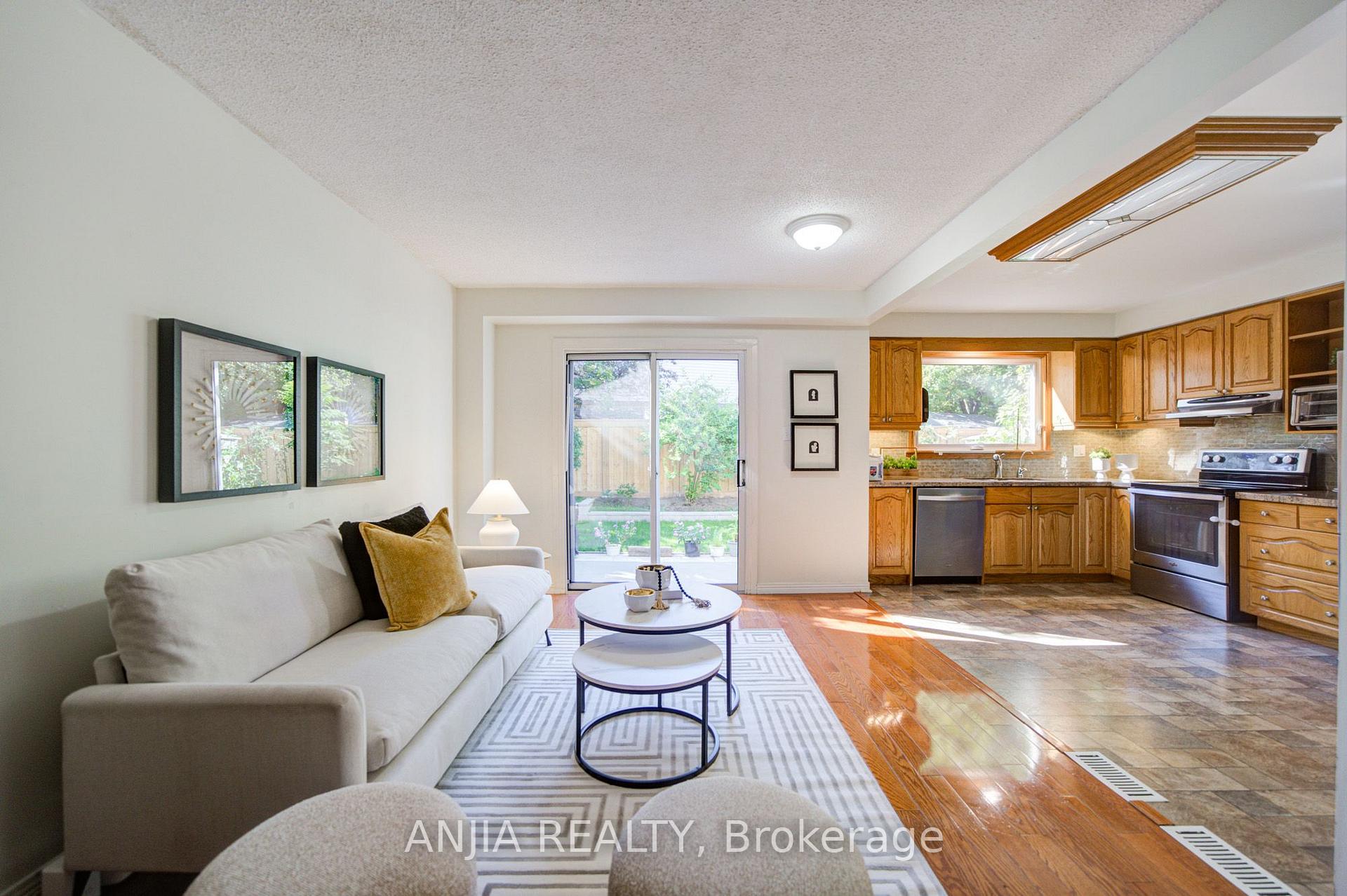 Photo 9 of 77 Royal Palm Drive, Brampton, Heart Lake East — HOMEH