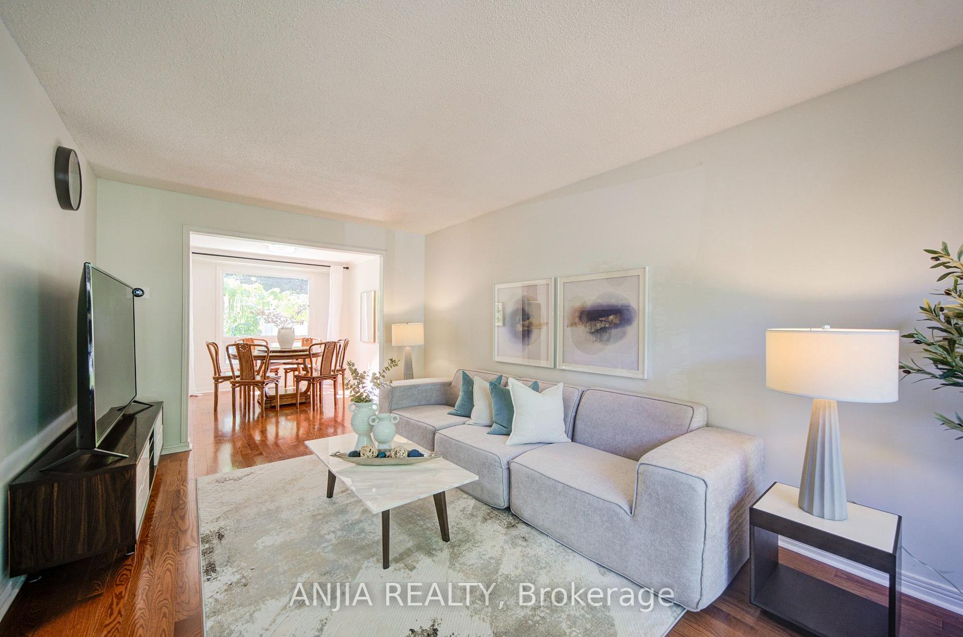 Photo 10 of 77 Royal Palm Drive, Brampton, Heart Lake East — HOMEH