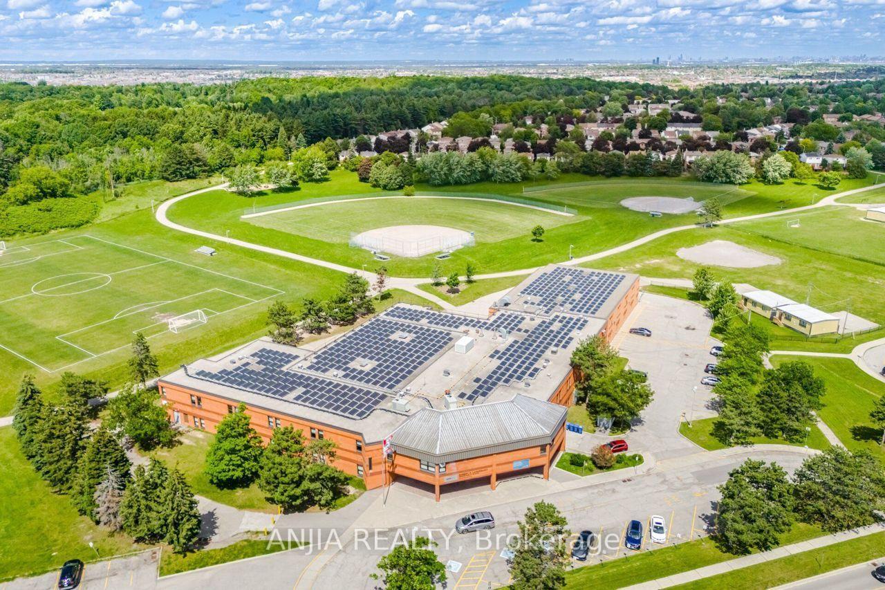 Photo 25 of 77 Royal Palm Drive, Brampton, Heart Lake East — HOMEH