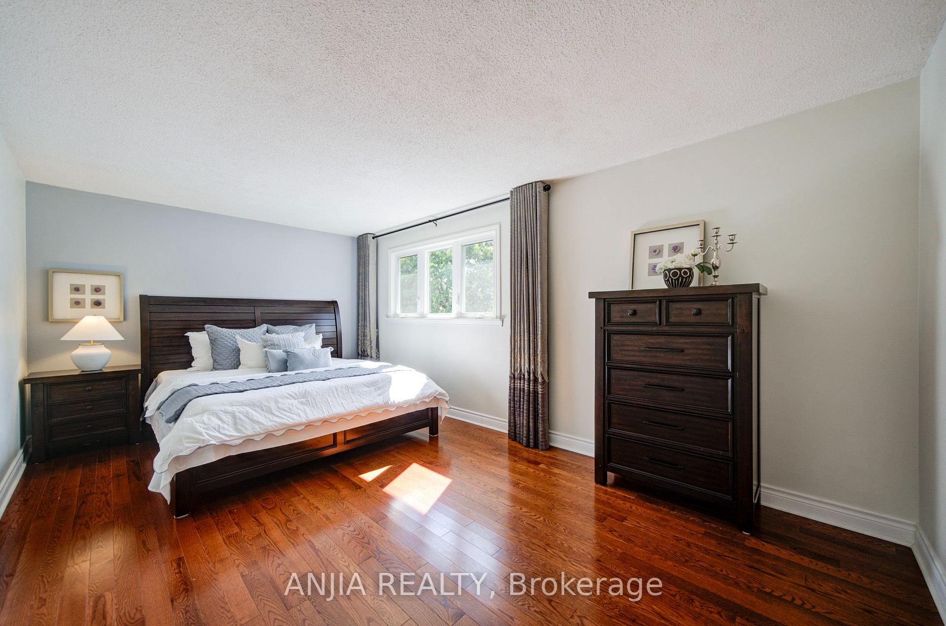 Photo 30 of 77 Royal Palm Drive, Brampton, Heart Lake East — HOMEH