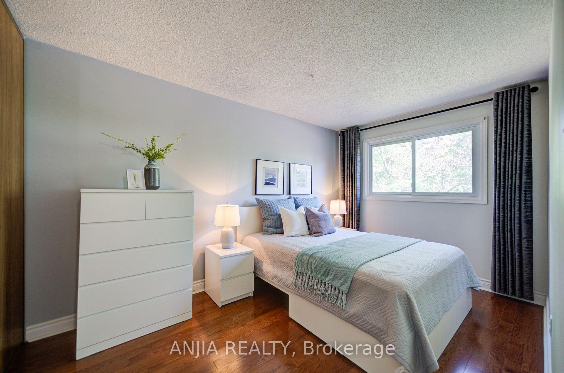 Photo 42 of 77 Royal Palm Drive, Brampton, Heart Lake East — HOMEH