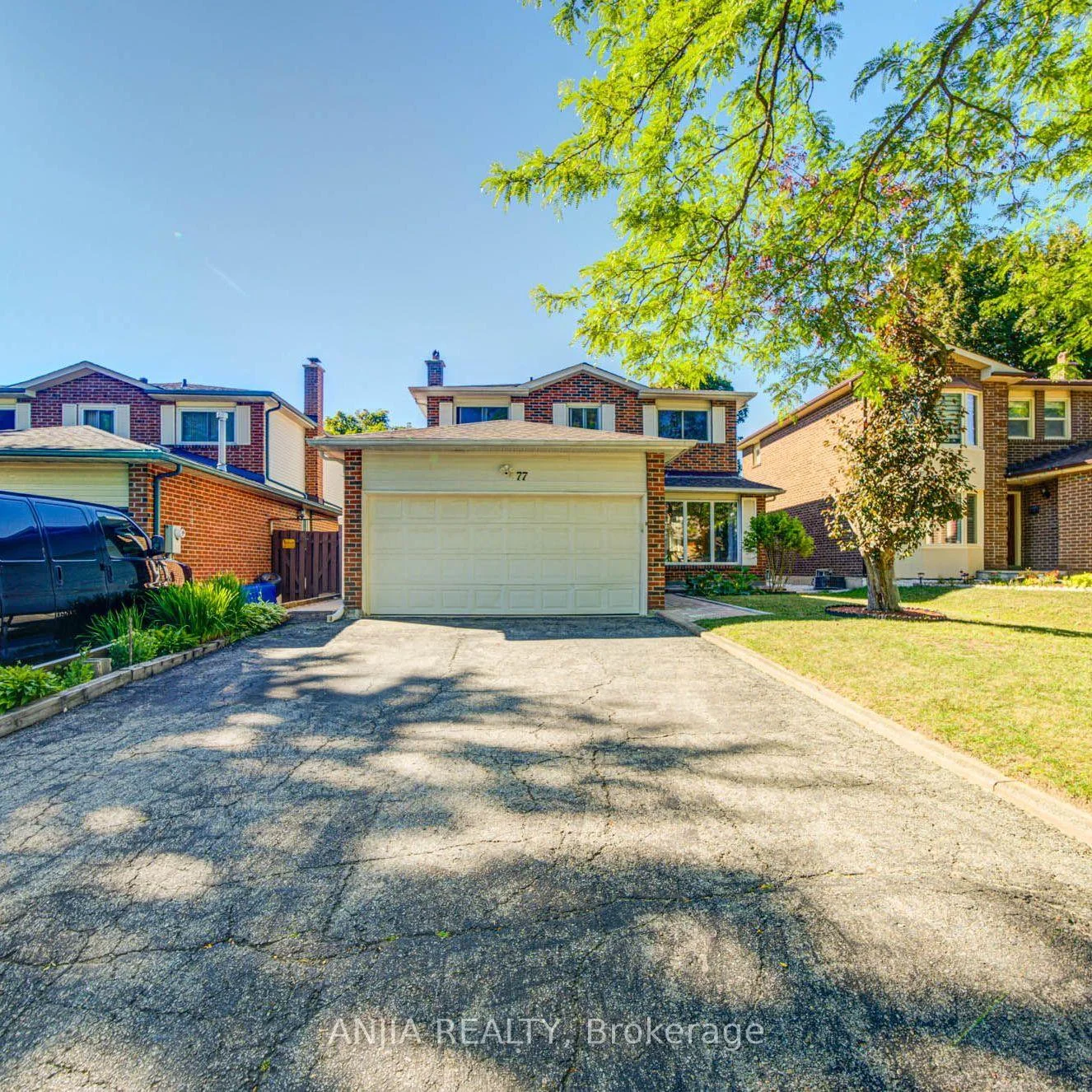 Photo 4 of 77 Royal Palm Drive, Brampton, Heart Lake East — HOMEH