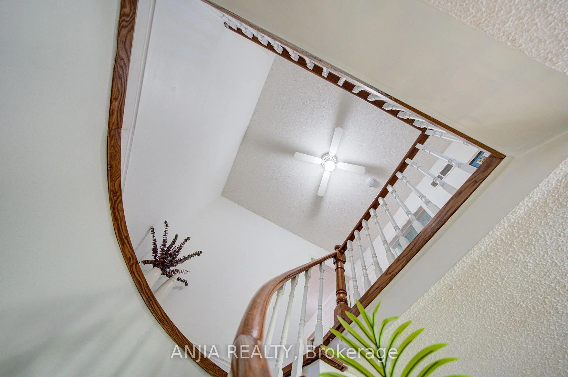 Photo 61 of 77 Royal Palm Drive, Brampton, Heart Lake East — HOMEH