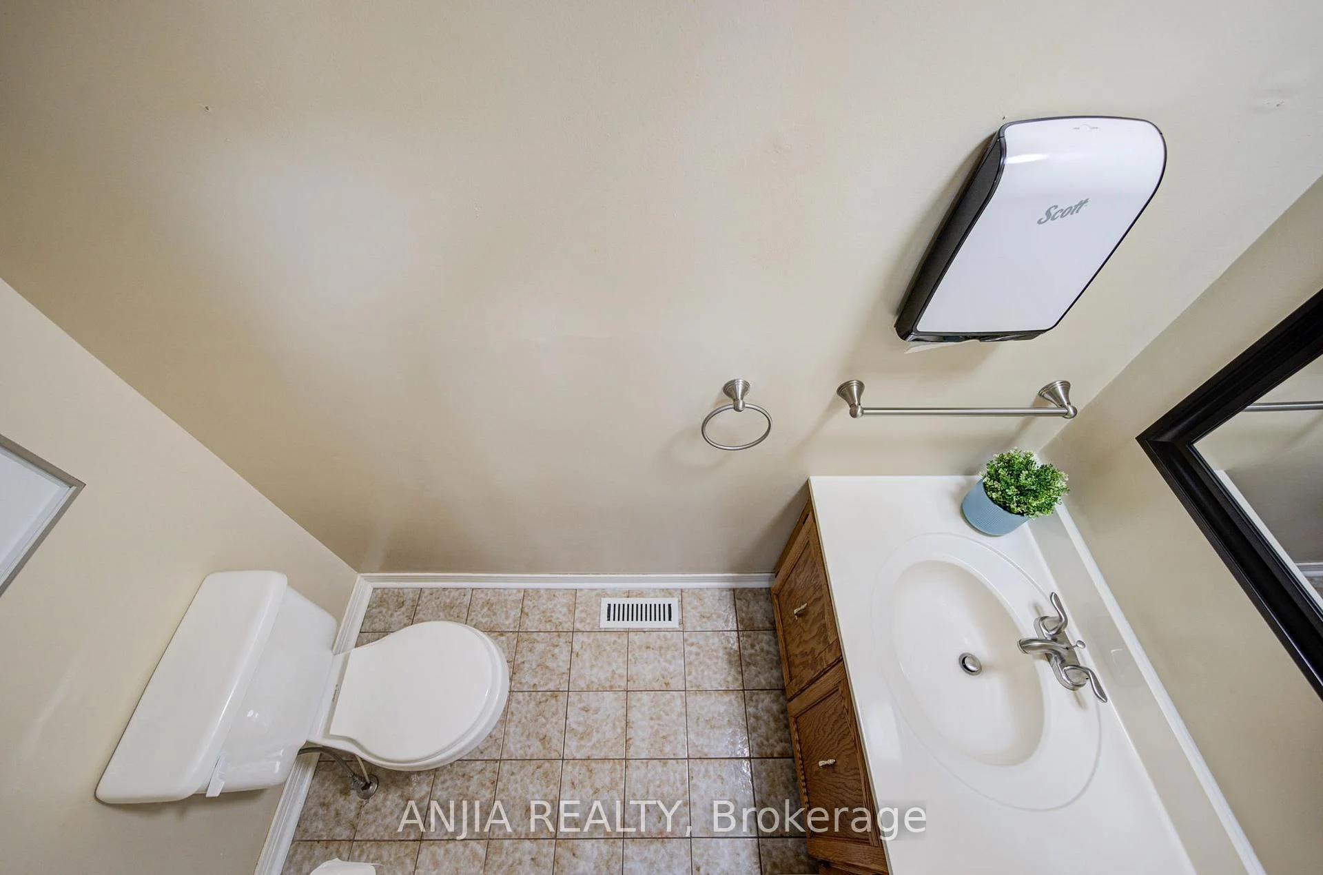 Photo 76 of 77 Royal Palm Drive, Brampton, Heart Lake East — HOMEH