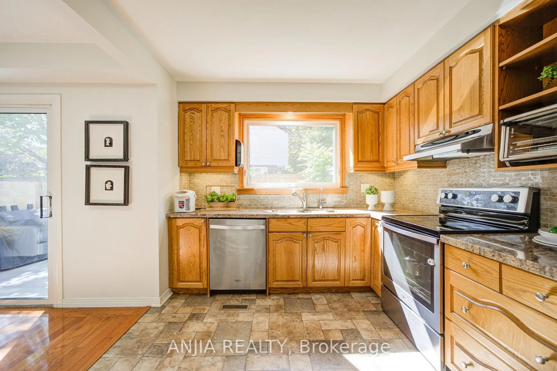 Photo 92 of 77 Royal Palm Drive, Brampton, Heart Lake East — HOMEH