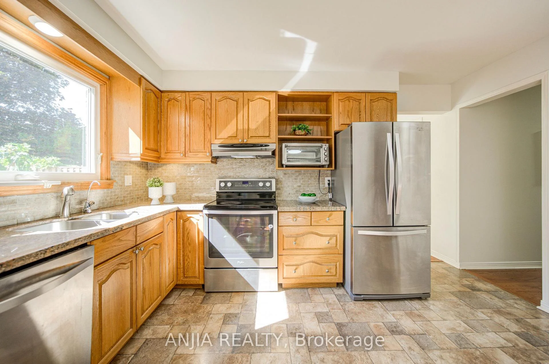 Photo 93 of 77 Royal Palm Drive, Brampton, Heart Lake East — HOMEH