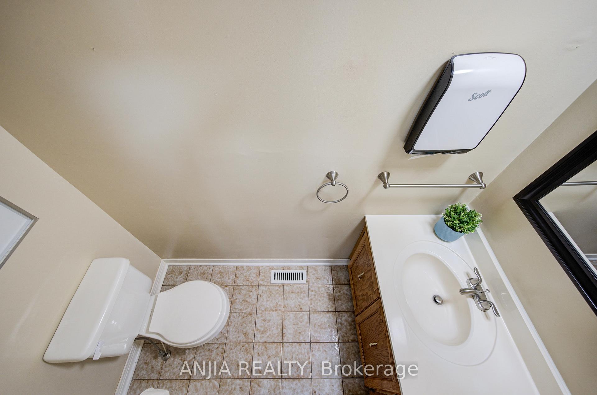 Photo 50 of 77 Royal Palm Drive, Brampton, Heart Lake East — HOMEH