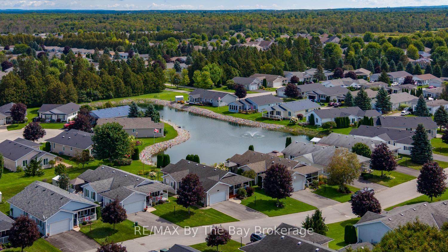 Photo 2 of 19 Kentucky Avenue, Wasaga Beach — HOMEH