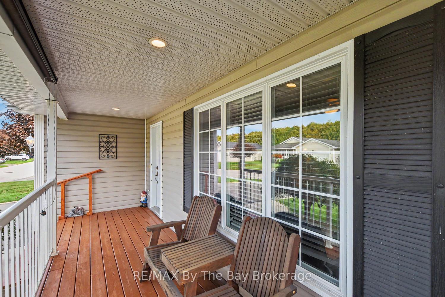 Photo 5 of 19 Kentucky Avenue, Wasaga Beach — HOMEH