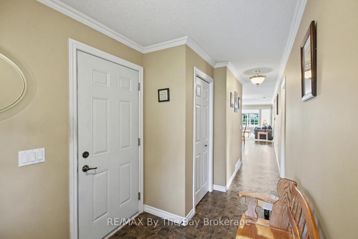 Photo 6 of 19 Kentucky Avenue, Wasaga Beach — HOMEH
