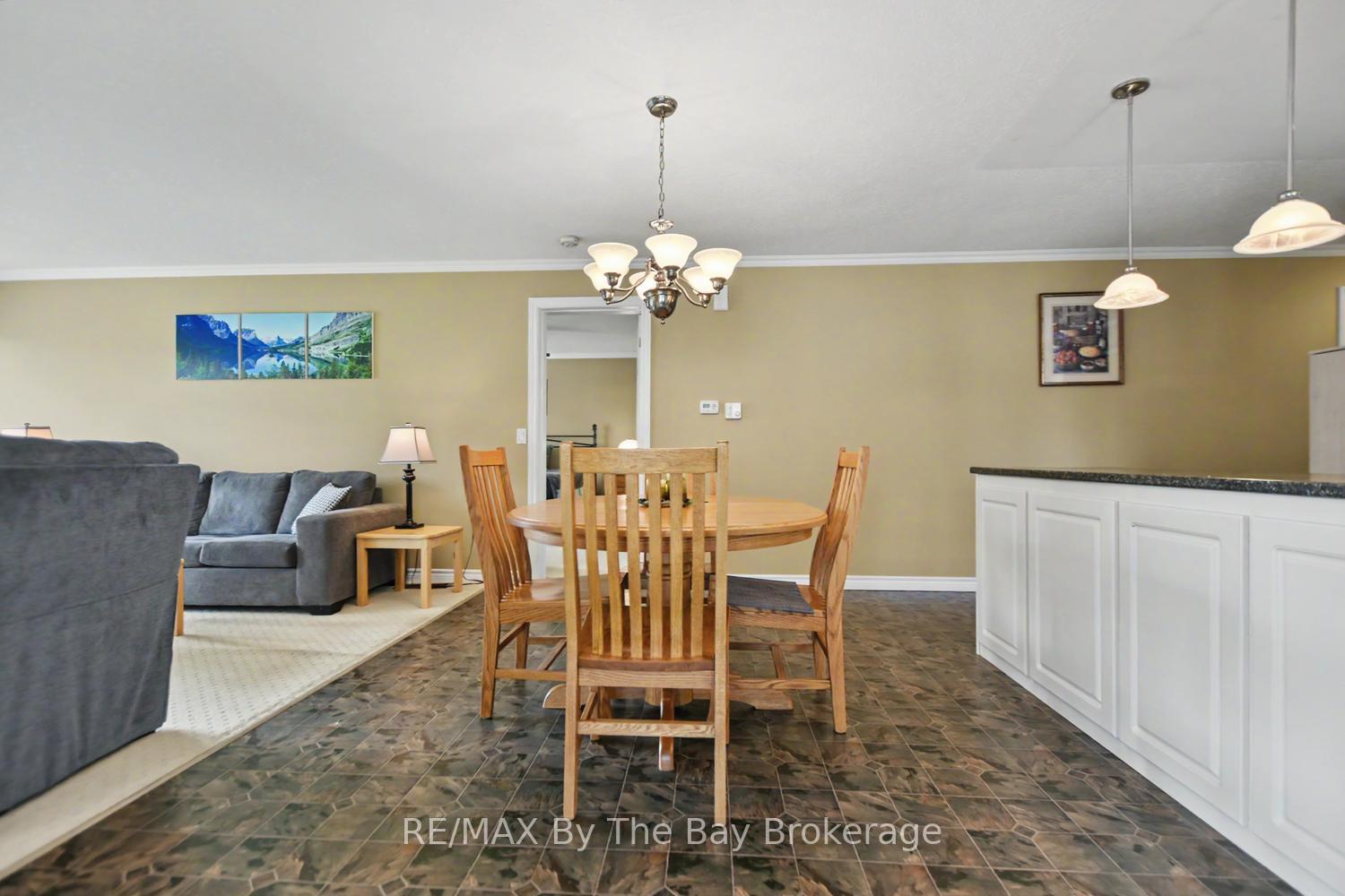 Photo 15 of 19 Kentucky Avenue, Wasaga Beach — HOMEH