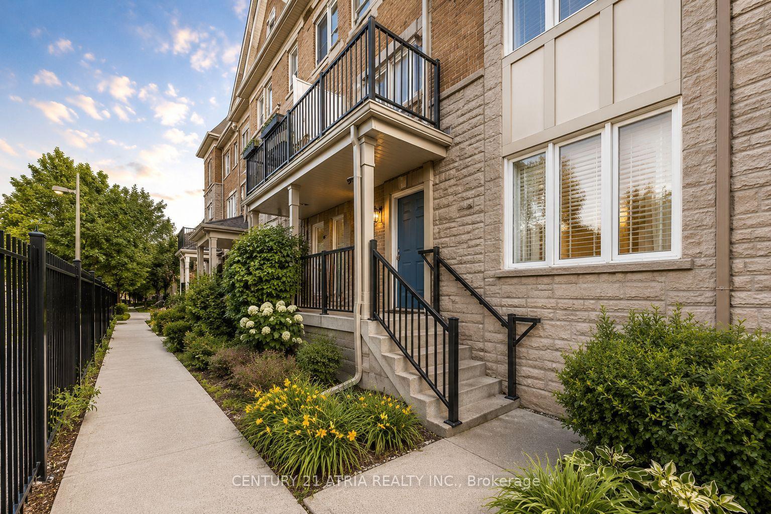 Photo 3 of 92 Louisbourg Way, Markham, Greensborough — HOMEH