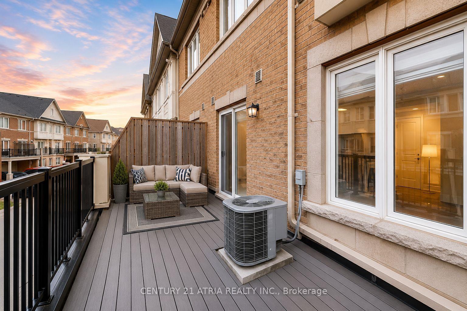 Photo 12 of 92 Louisbourg Way, Markham, Greensborough — HOMEH