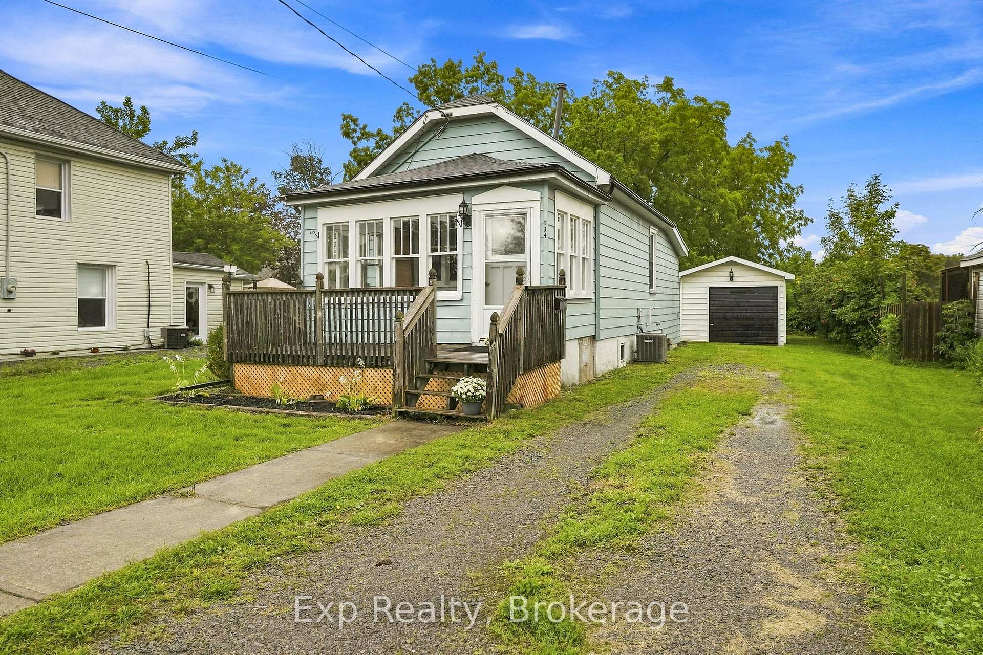 Photo 2 of 134 Catharine Street, Belleville, Thurlow Ward — HOMEH