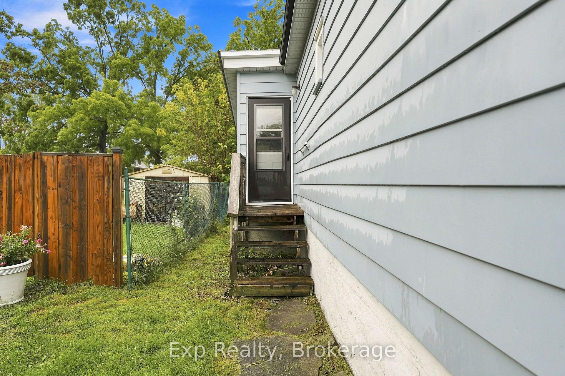 Photo 21 of 134 Catharine Street, Belleville, Thurlow Ward — HOMEH