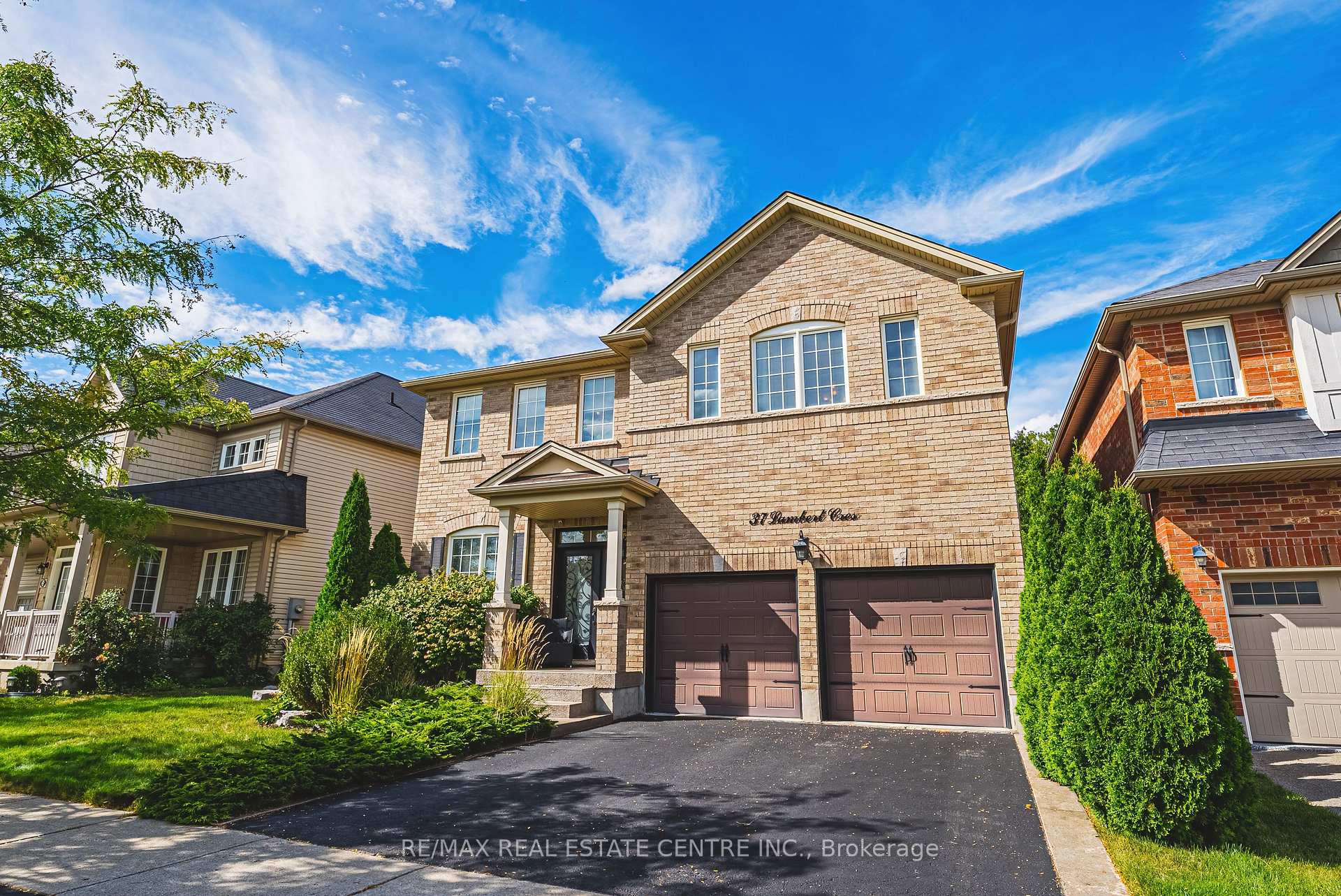 Photo 2 of 37 Lambert Crescent, Brantford, Empire — HOMEH