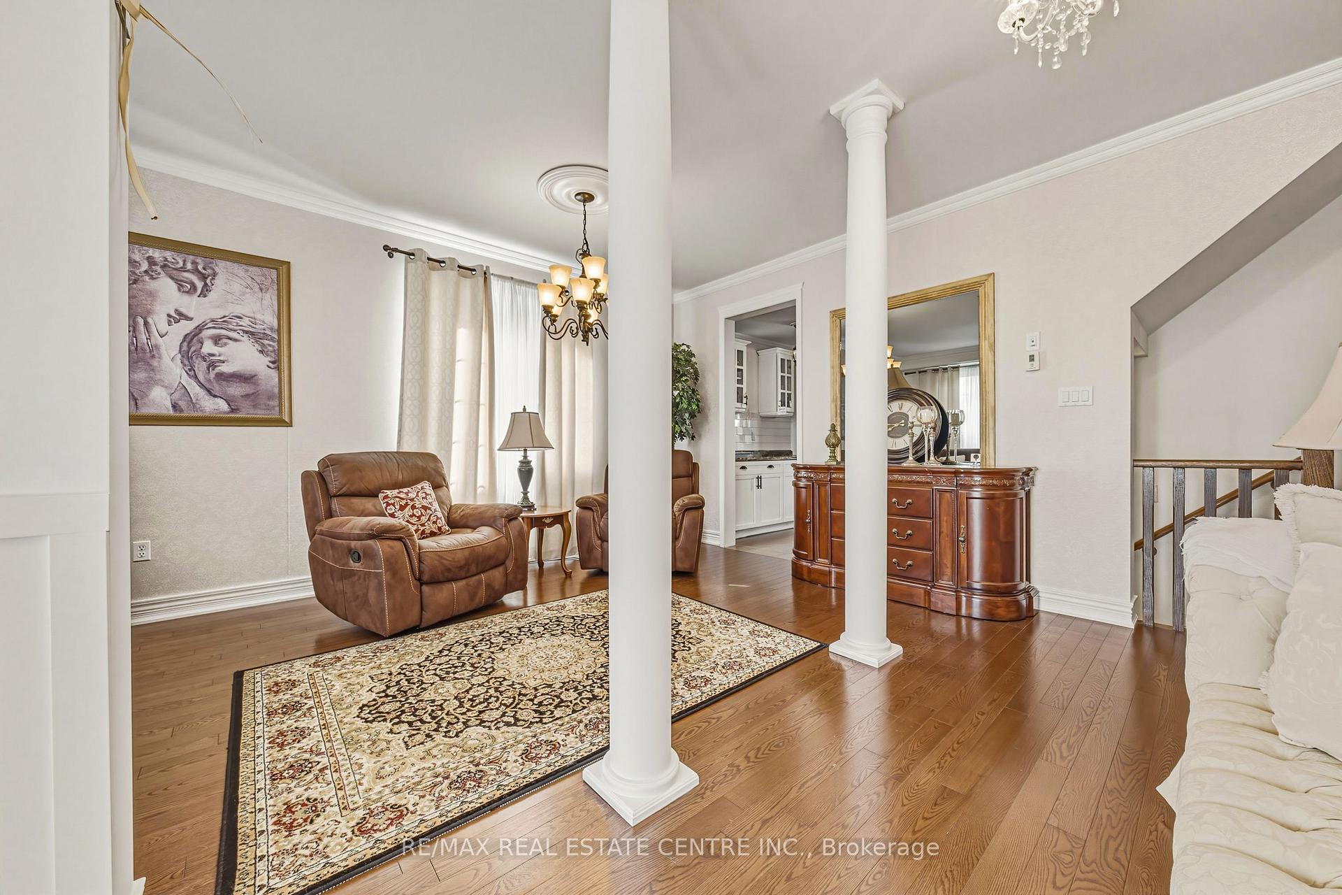 Photo 4 of 37 Lambert Crescent, Brantford, Empire — HOMEH
