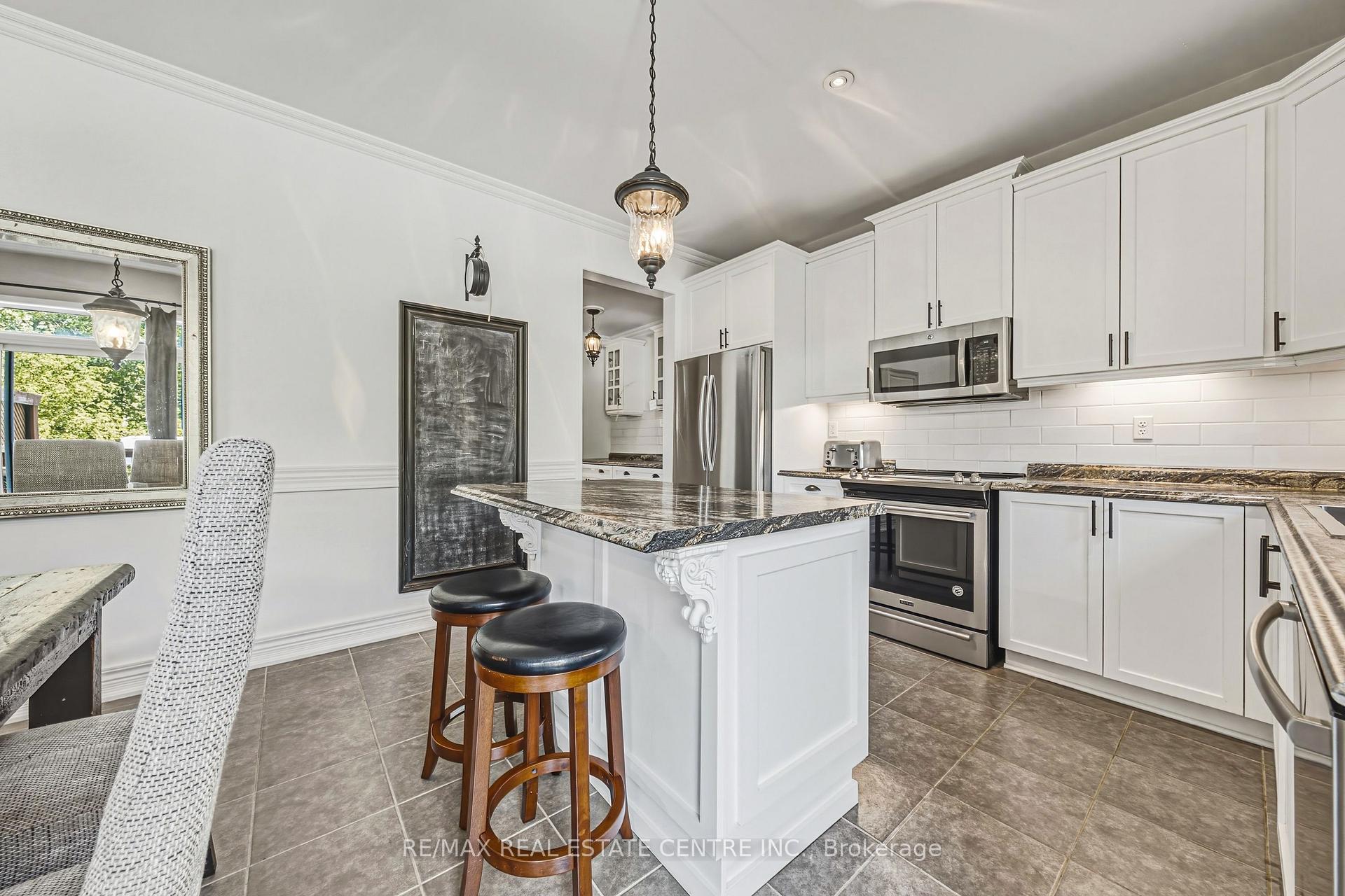 Photo 10 of 37 Lambert Crescent, Brantford, Empire — HOMEH