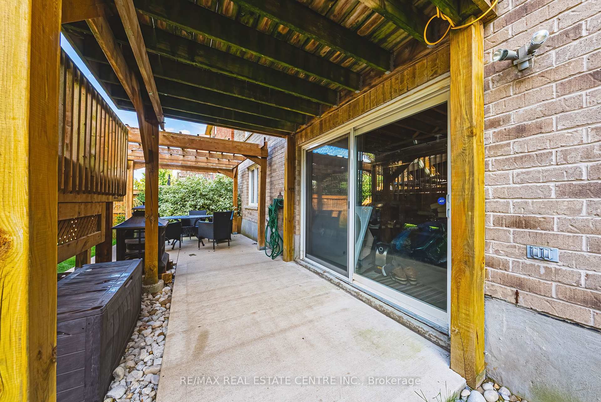 Photo 36 of 37 Lambert Crescent, Brantford, Empire — HOMEH