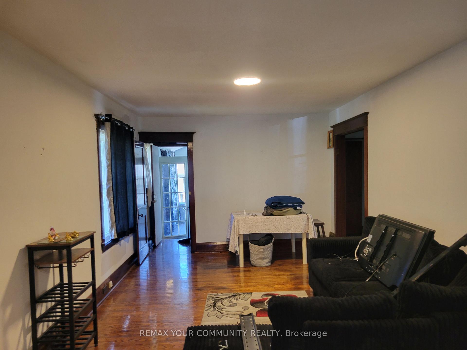 Photo 3 of 145 Varsity Road, Toronto, Lambton Baby Point — HOMEH