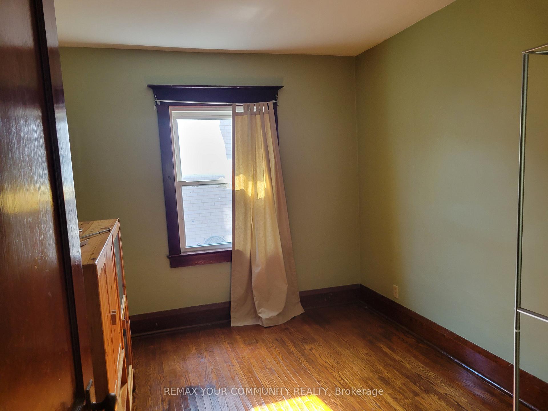 Photo 8 of 145 Varsity Road, Toronto, Lambton Baby Point — HOMEH