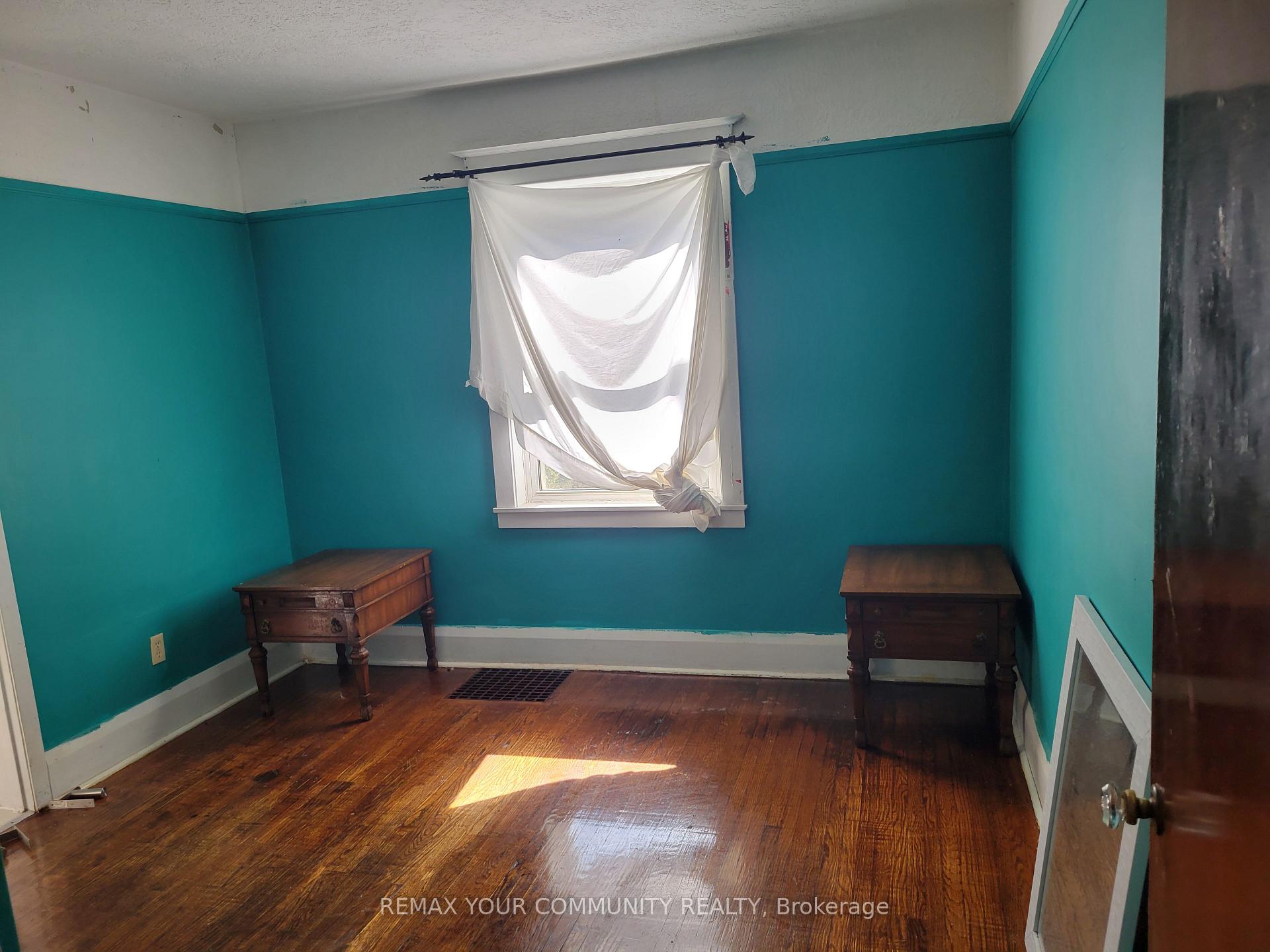 Photo 9 of 145 Varsity Road, Toronto, Lambton Baby Point — HOMEH