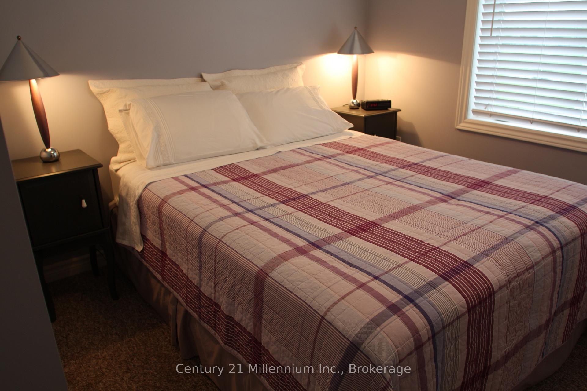 Photo 11 of 10 Joseph Trail, Collingwood — HOMEH