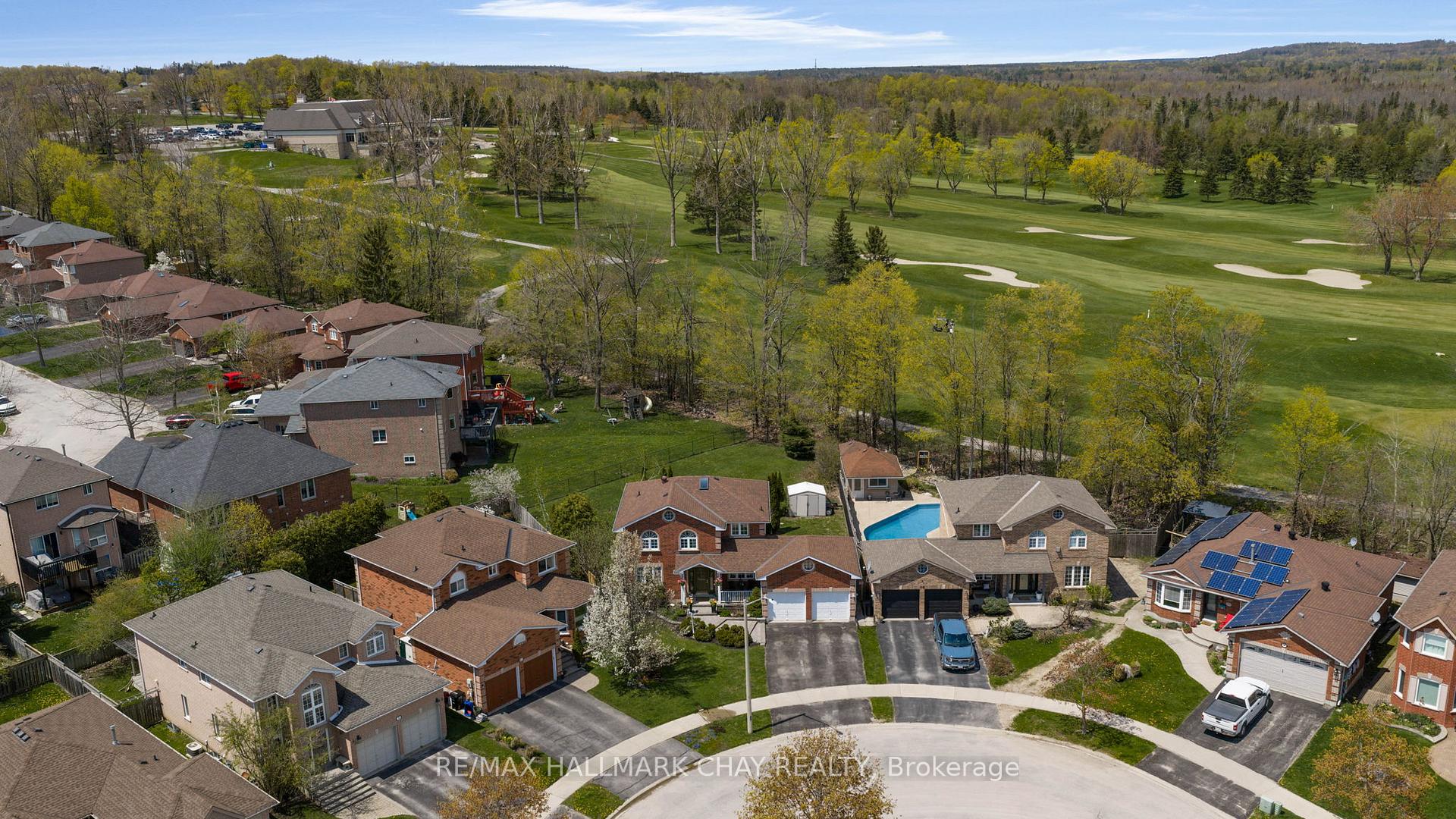 Photo 34 of 34 Crompton Drive, Barrie, Little Lake — HOMEH