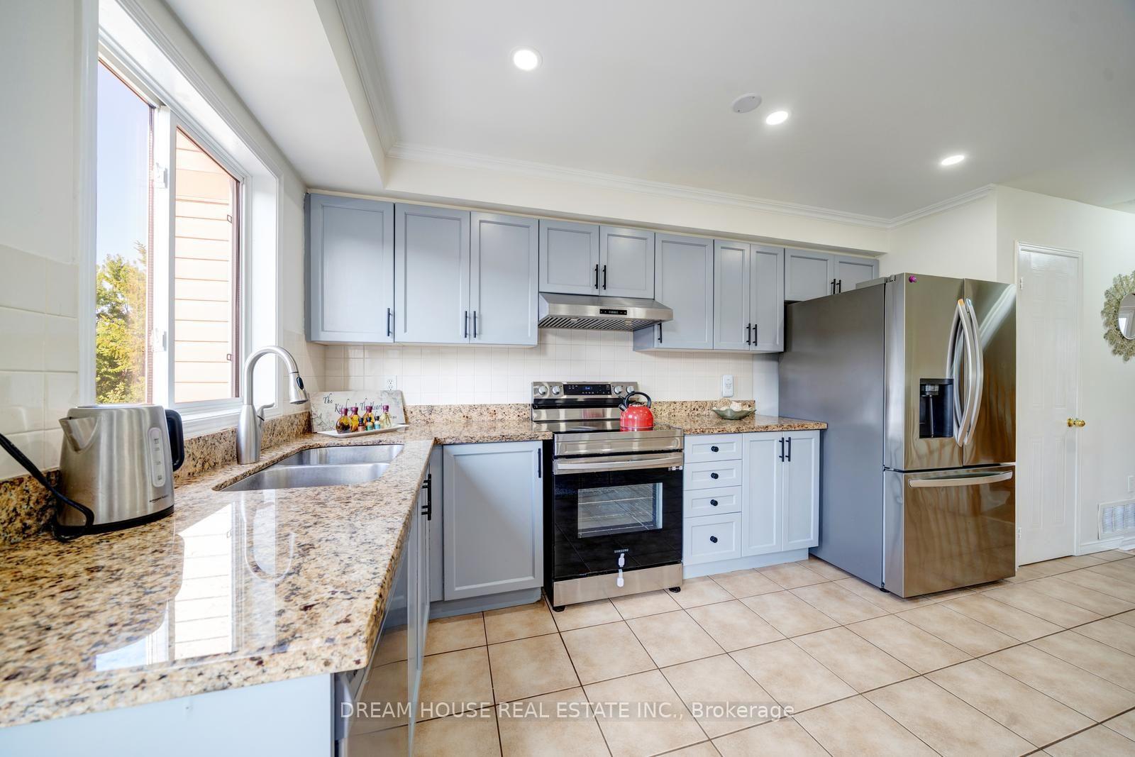 Photo 8 of 68 Mcgonigal Lane, Ajax, Central — HOMEH
