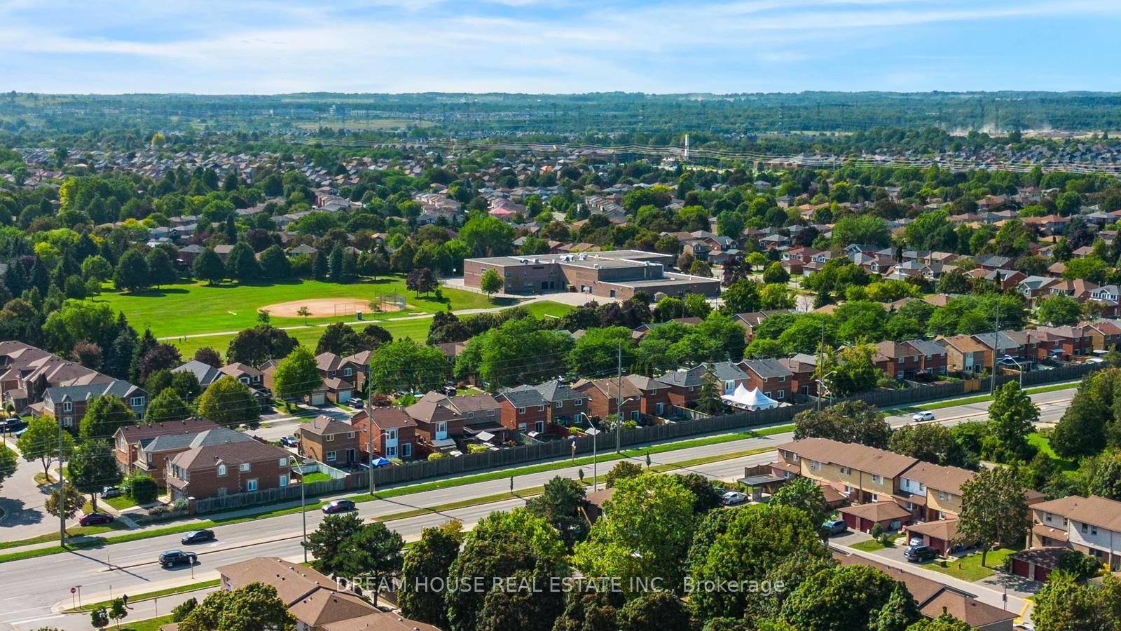 Photo 40 of 68 Mcgonigal Lane, Ajax, Central — HOMEH