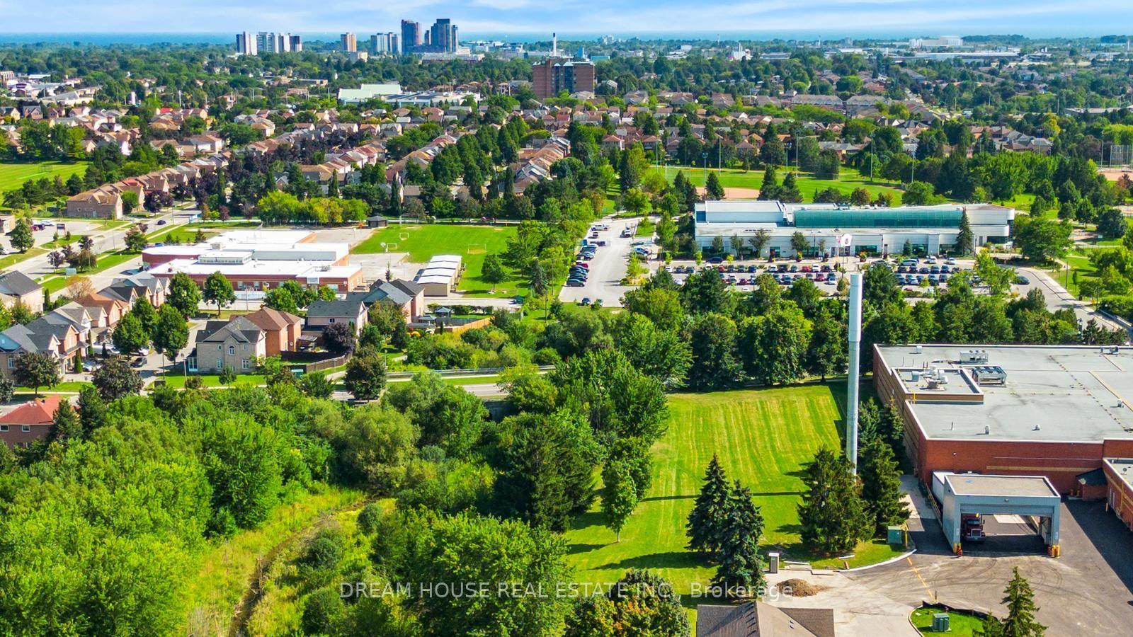Photo 42 of 68 Mcgonigal Lane, Ajax, Central — HOMEH