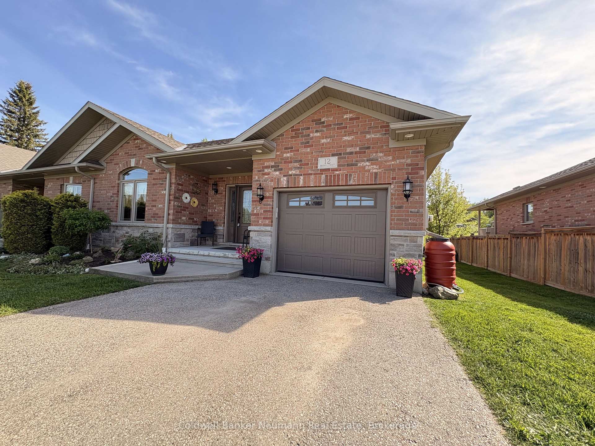 Photo 2 of 12 Brown Street S, Minto — HOMEH