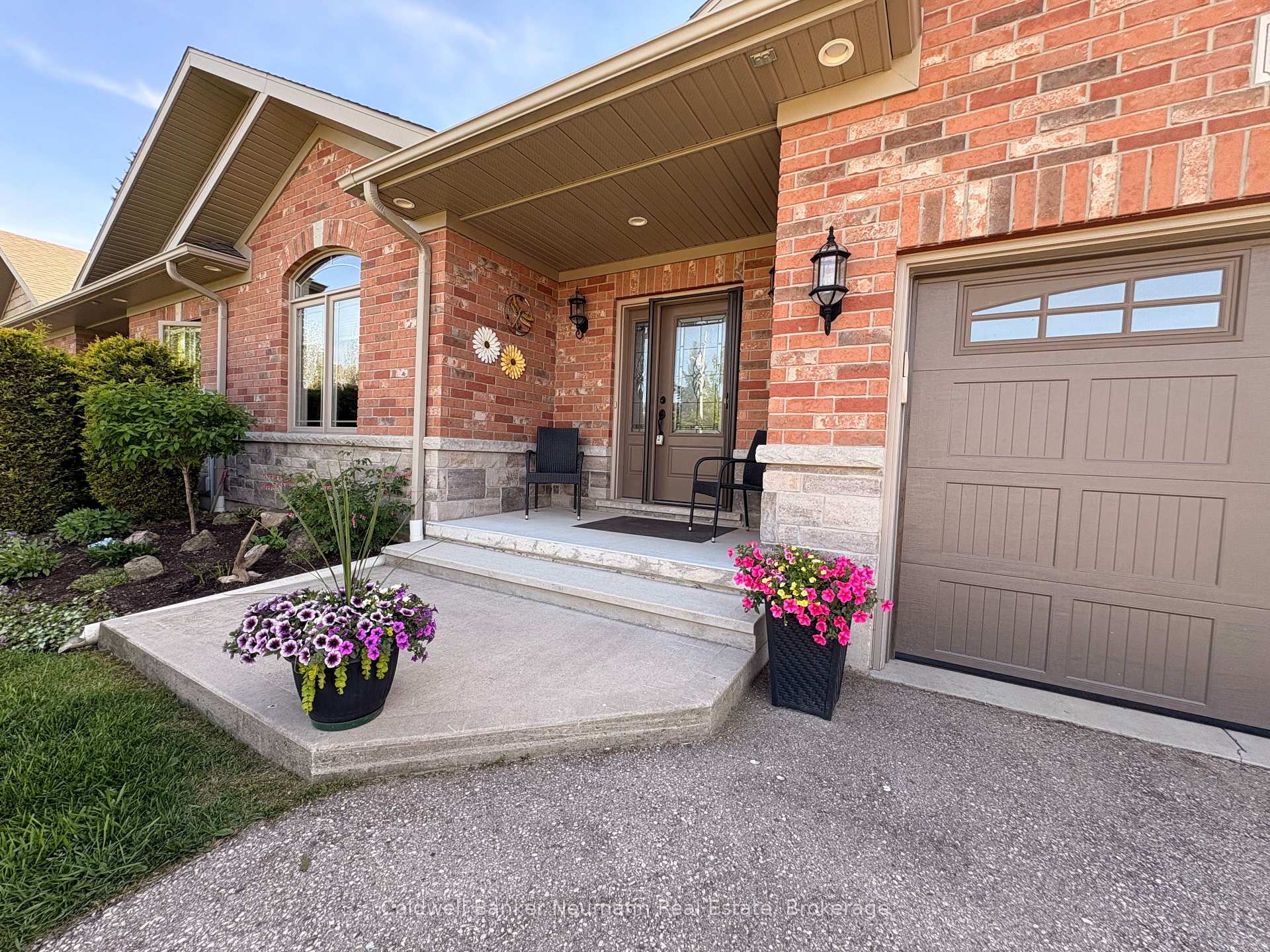 Photo 3 of 12 Brown Street S, Minto — HOMEH