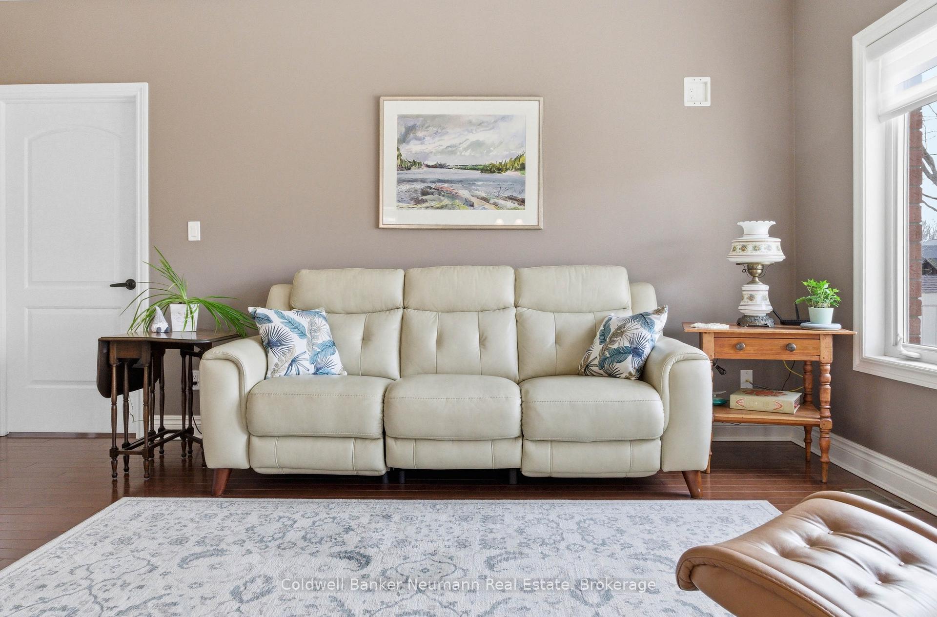 Photo 13 of 12 Brown Street S, Minto — HOMEH