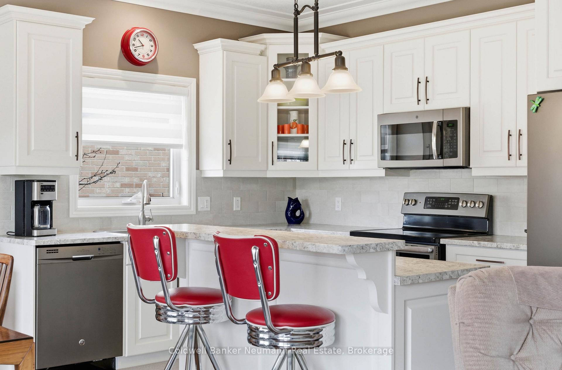 Photo 16 of 12 Brown Street S, Minto — HOMEH