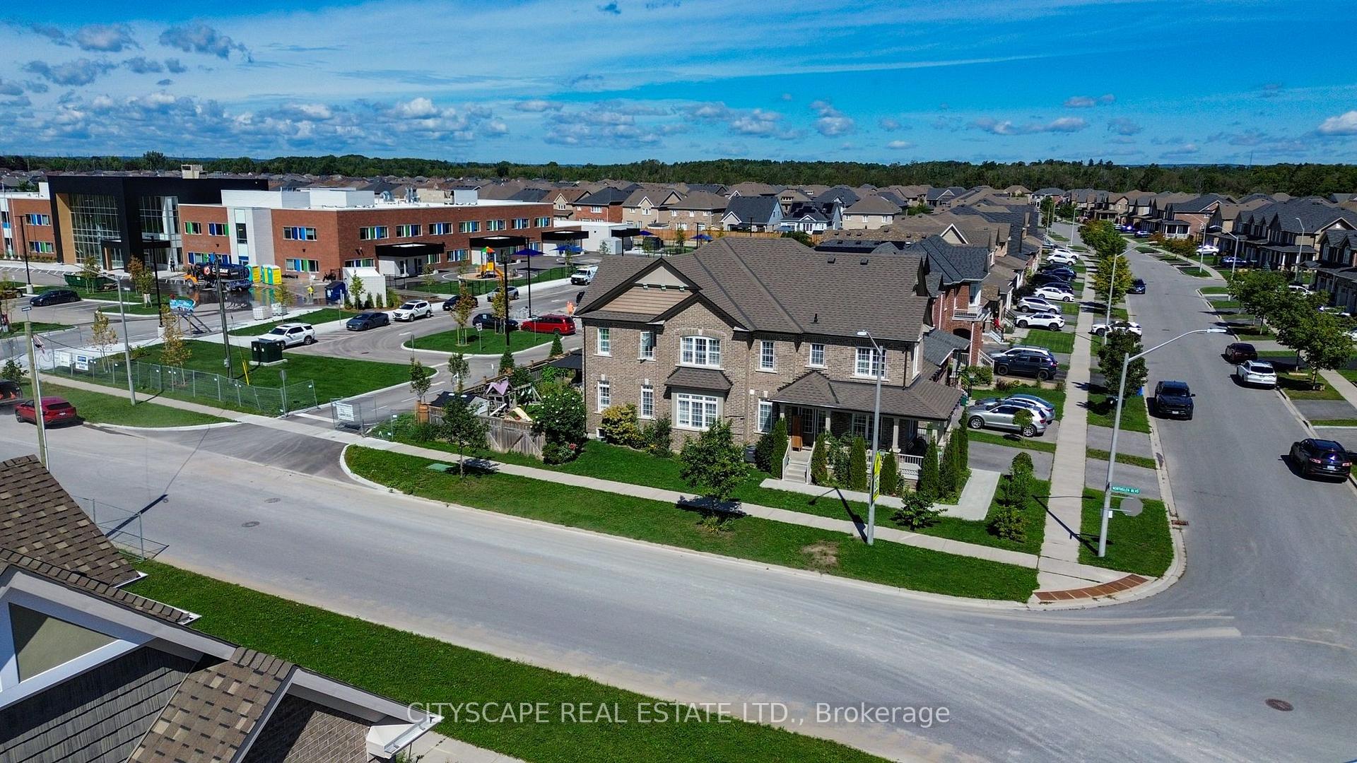 Photo 4 of 250 Crombie Street, Clarington, Bowmanville — HOMEH