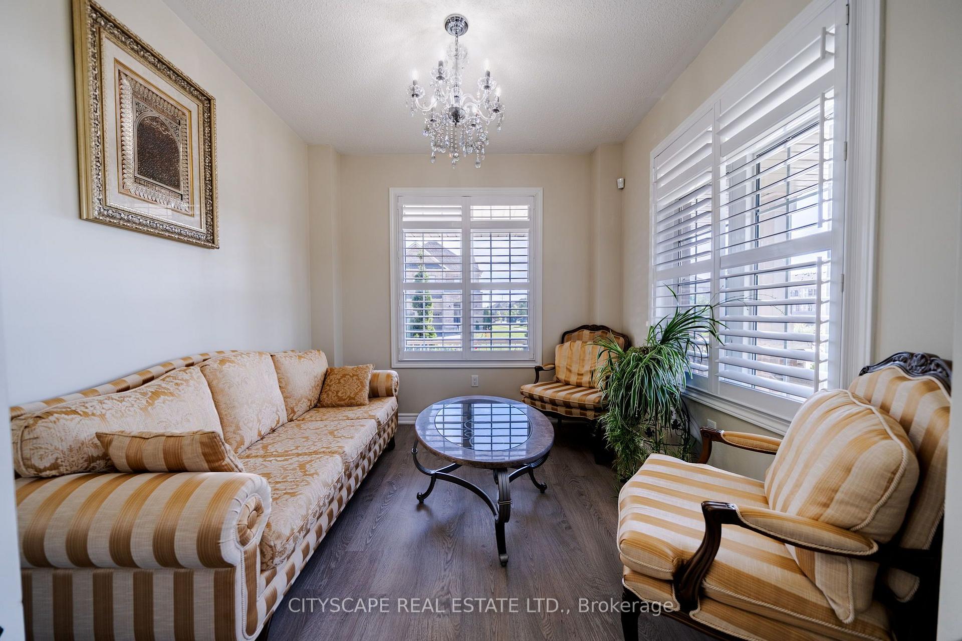 Photo 9 of 250 Crombie Street, Clarington, Bowmanville — HOMEH