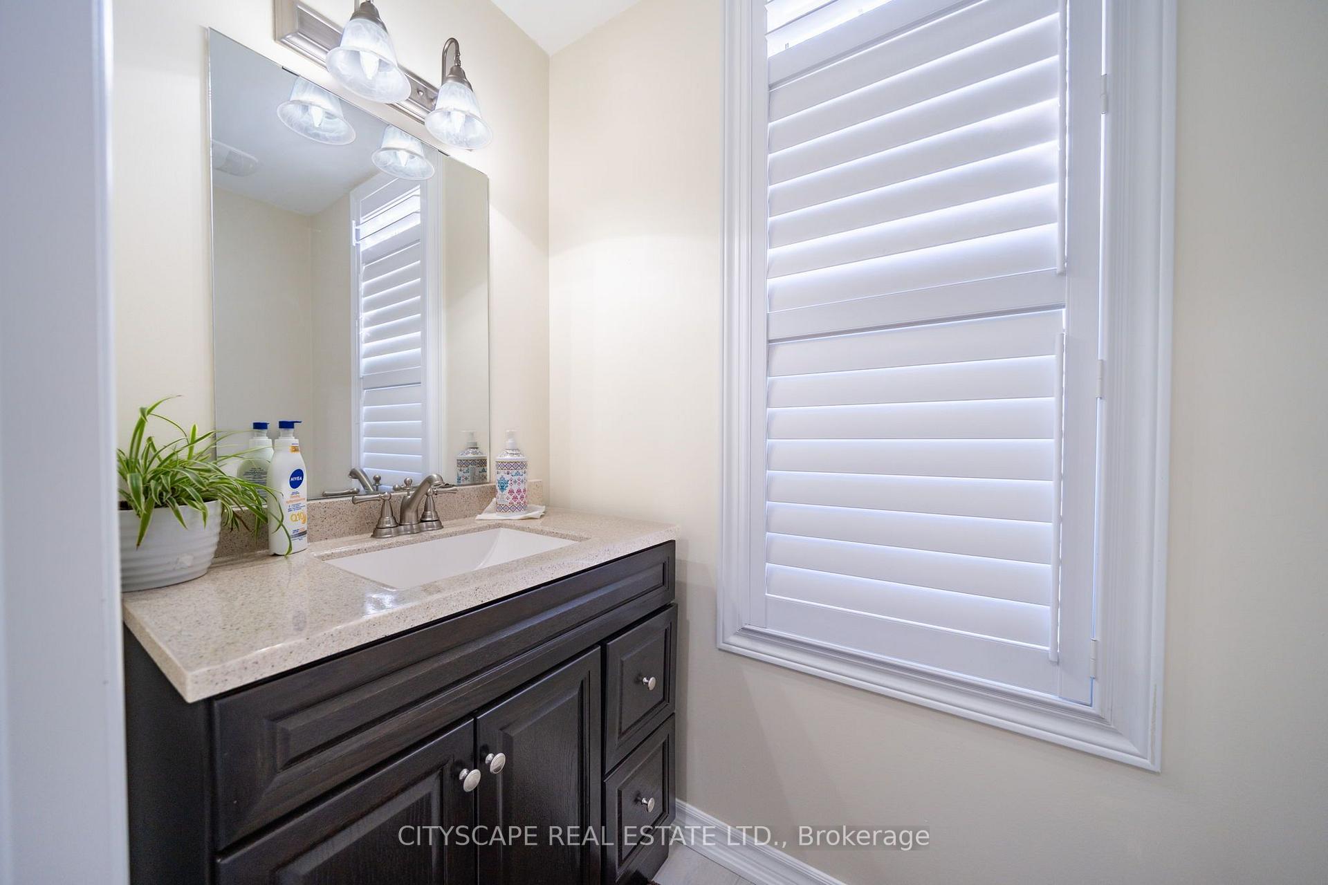 Photo 11 of 250 Crombie Street, Clarington, Bowmanville — HOMEH