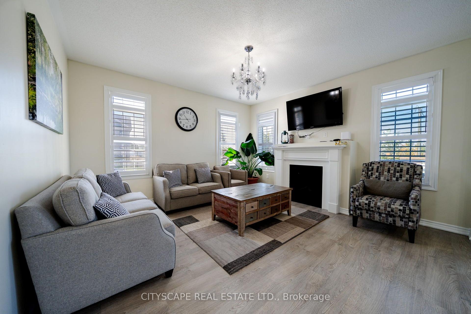 Photo 15 of 250 Crombie Street, Clarington, Bowmanville — HOMEH