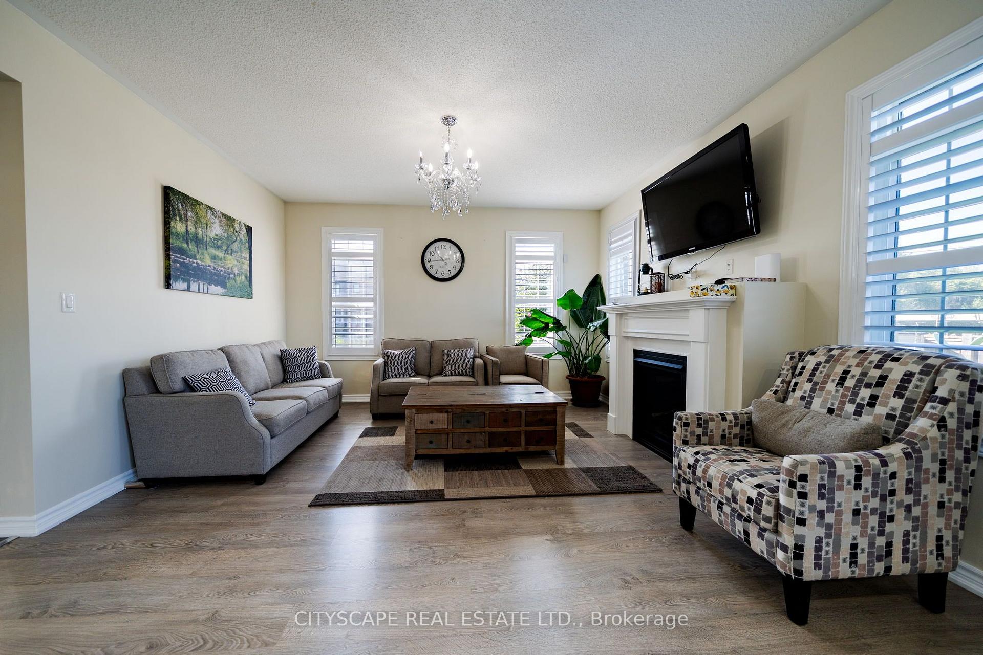 Photo 16 of 250 Crombie Street, Clarington, Bowmanville — HOMEH