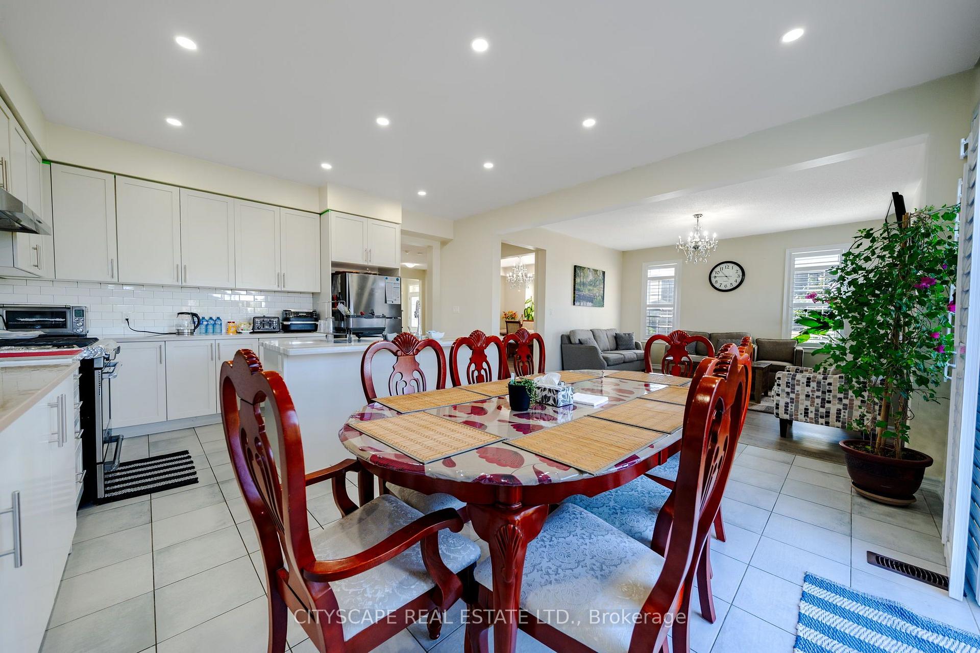 Photo 20 of 250 Crombie Street, Clarington, Bowmanville — HOMEH