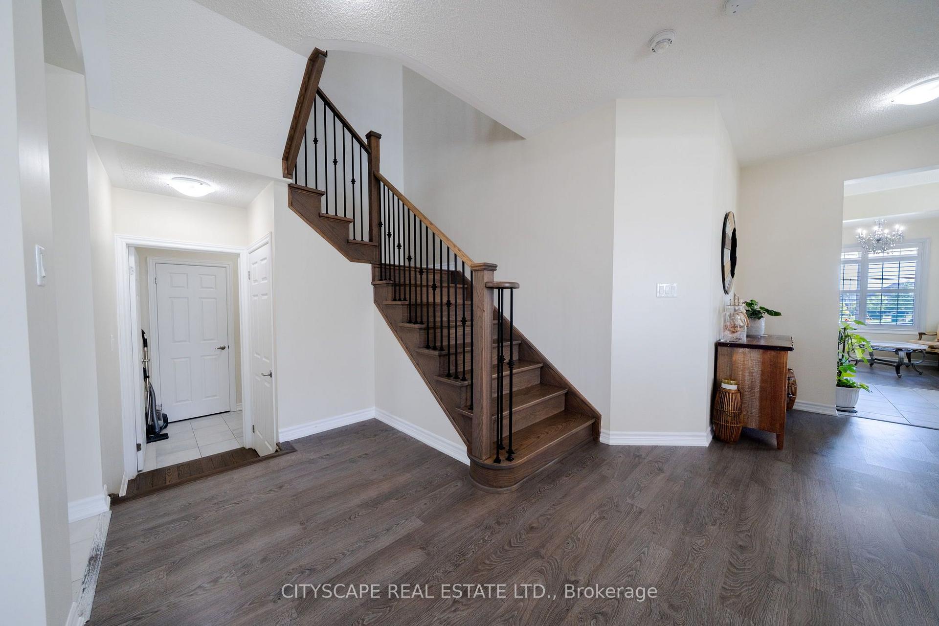 Photo 25 of 250 Crombie Street, Clarington, Bowmanville — HOMEH