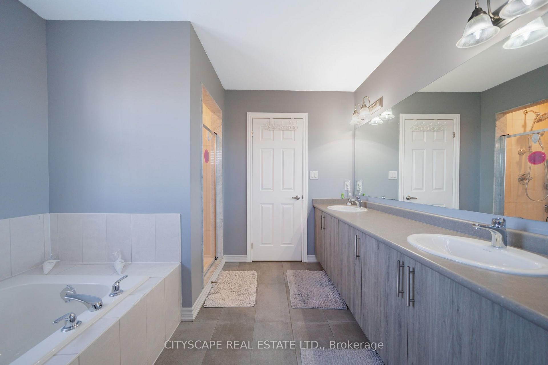 Photo 32 of 250 Crombie Street, Clarington, Bowmanville — HOMEH